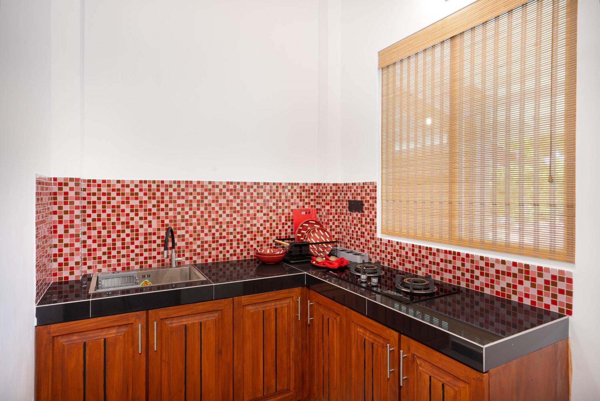 Hasthri Boutique Red Chalet In Ahangama With Pool Near Beach Luaran gambar