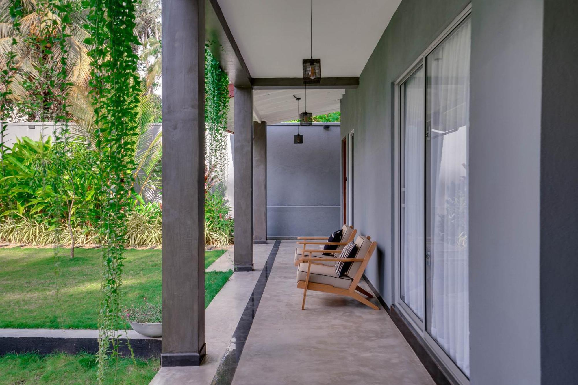 Hasthri Boutique Red Chalet In Ahangama With Pool Near Beach Luaran gambar