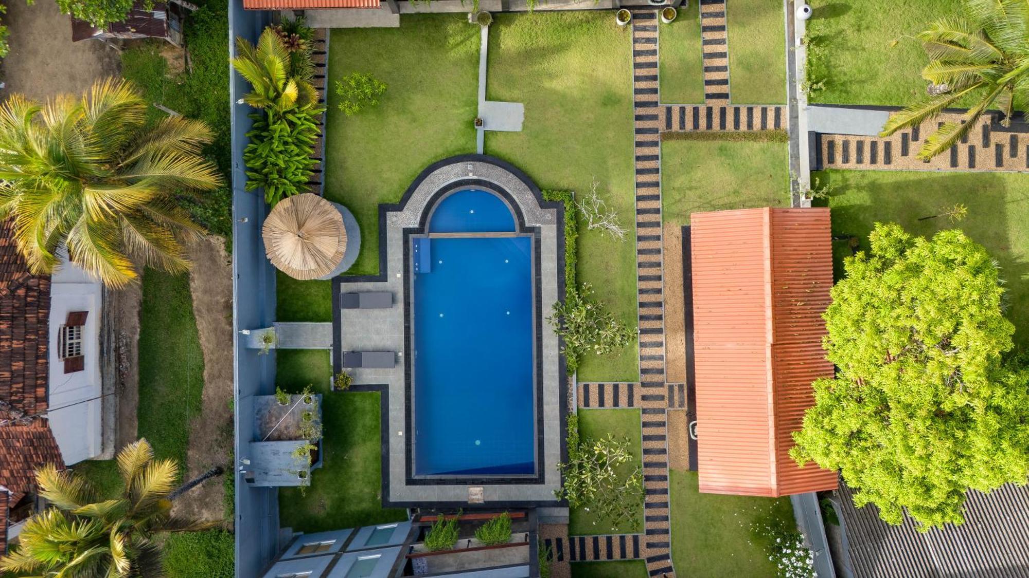 Hasthri Boutique Red Chalet In Ahangama With Pool Near Beach Luaran gambar
