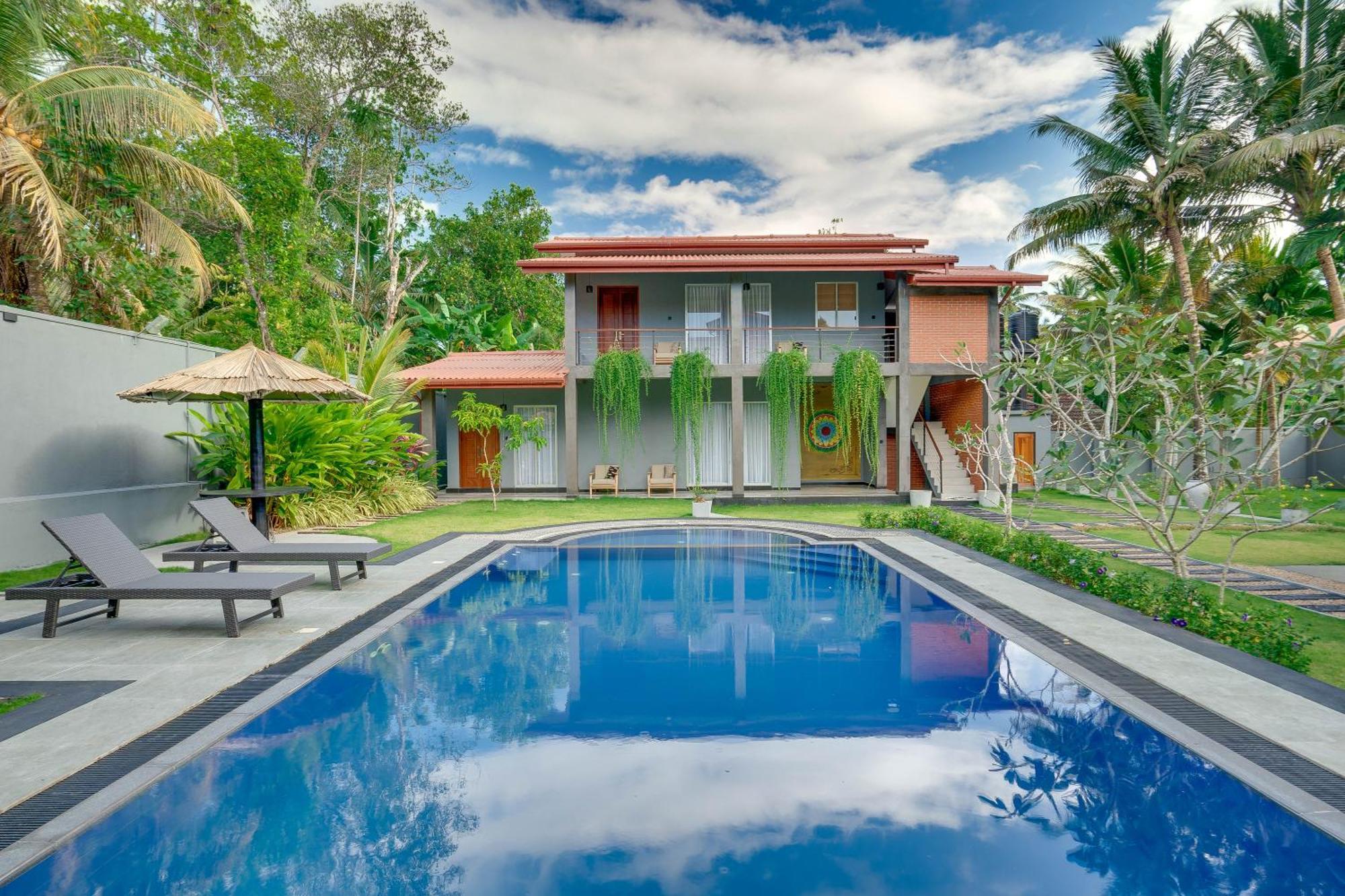 Hasthri Boutique Red Chalet In Ahangama With Pool Near Beach Luaran gambar