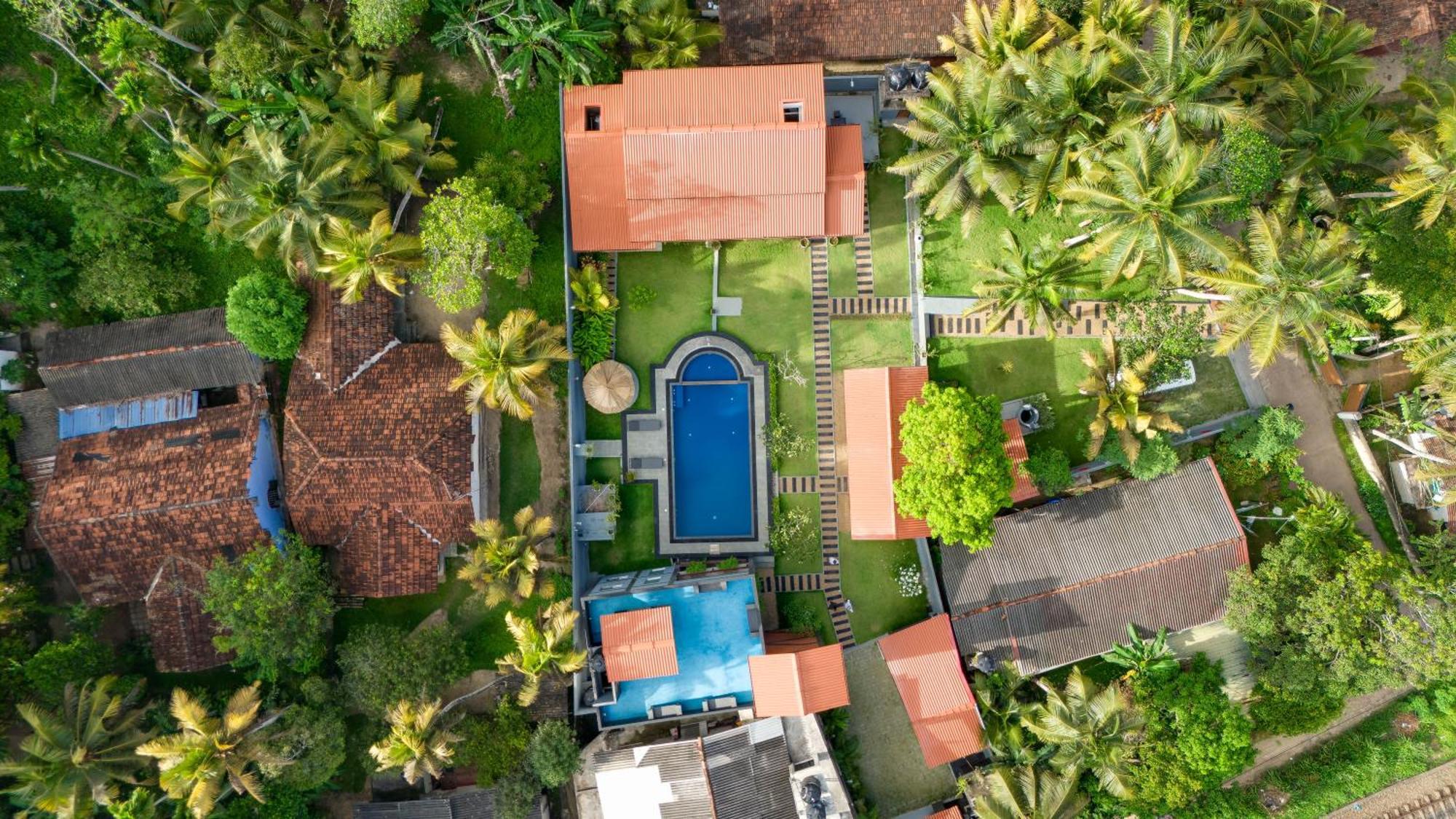 Hasthri Boutique Red Chalet In Ahangama With Pool Near Beach Luaran gambar
