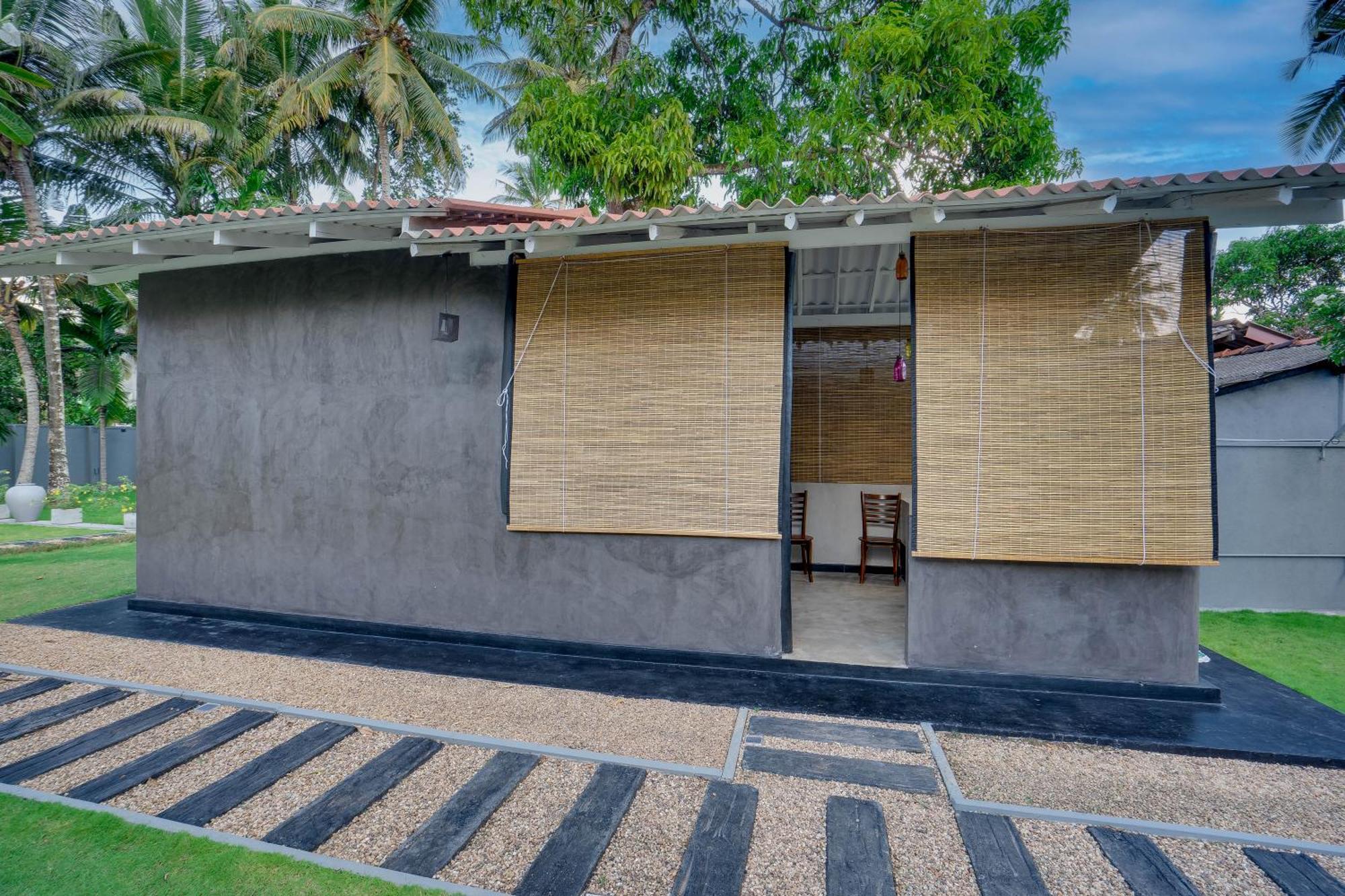 Hasthri Boutique Red Chalet In Ahangama With Pool Near Beach Luaran gambar