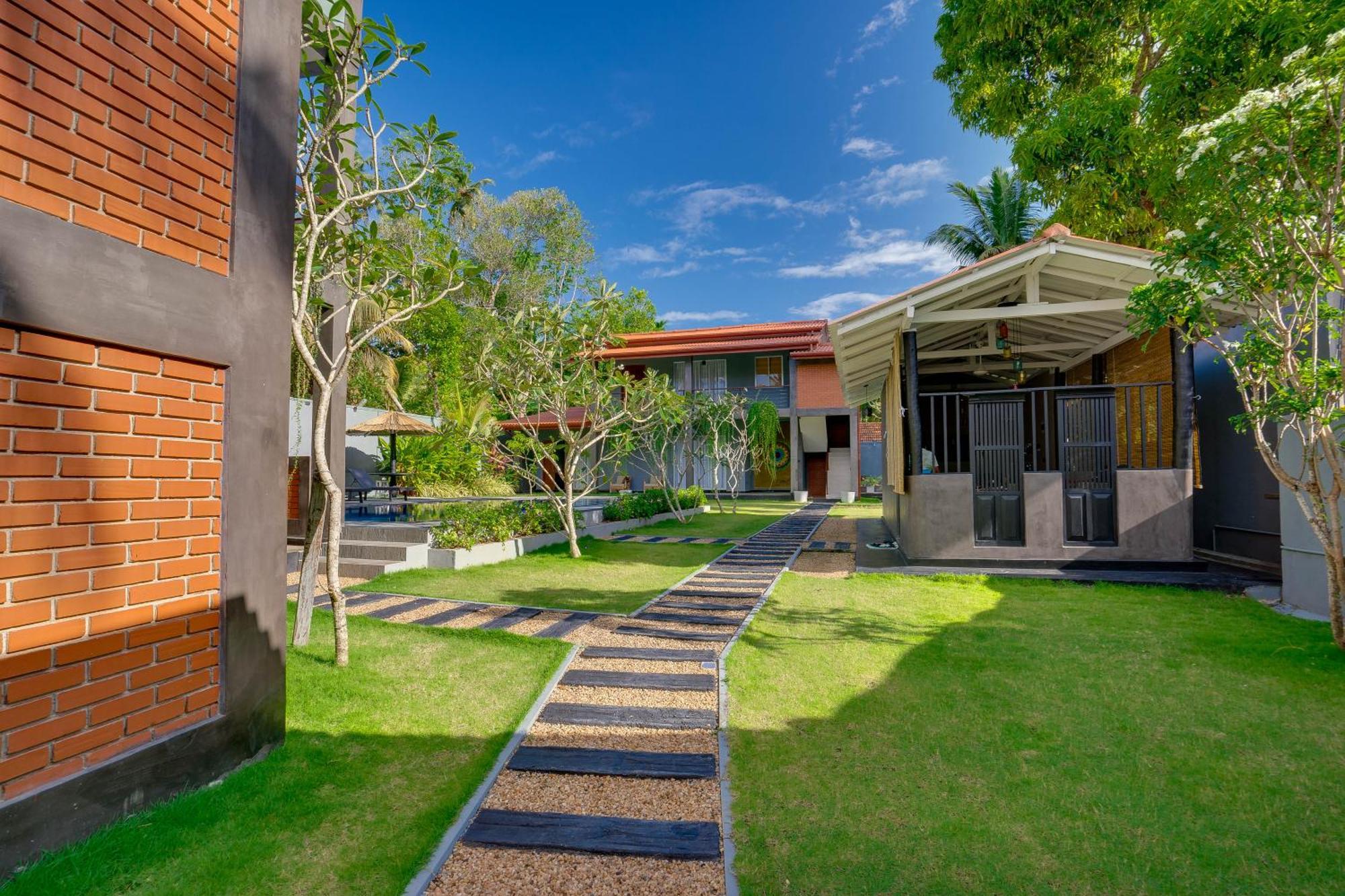 Hasthri Boutique Red Chalet In Ahangama With Pool Near Beach Luaran gambar